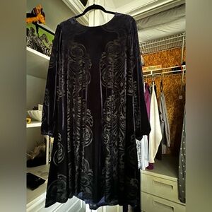 Eliza J Black Long Sleeve Dress with Elegant Pattern